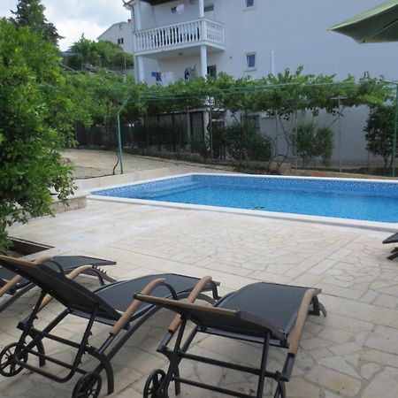 Zimmer F2 Apartment Pula Exterior photo