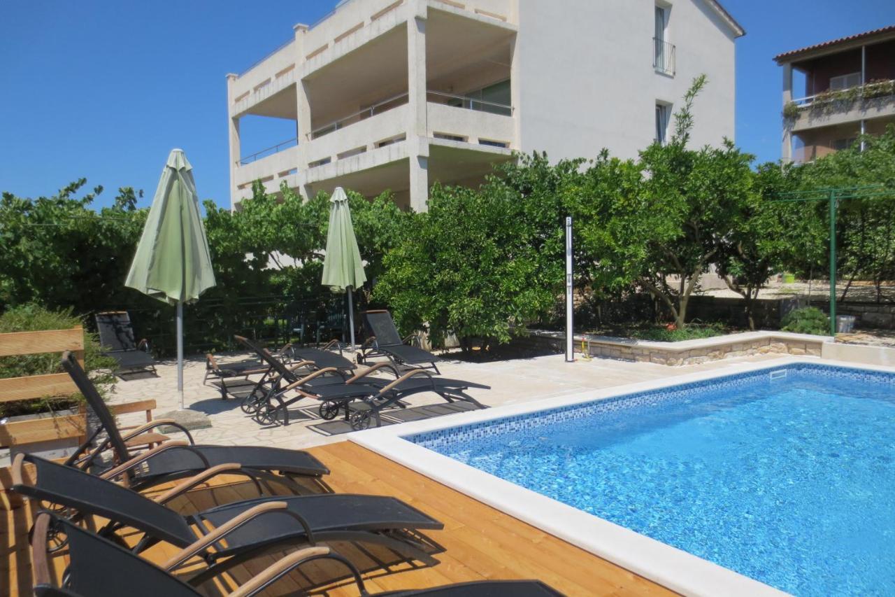 Zimmer F2 Apartment Pula Exterior photo